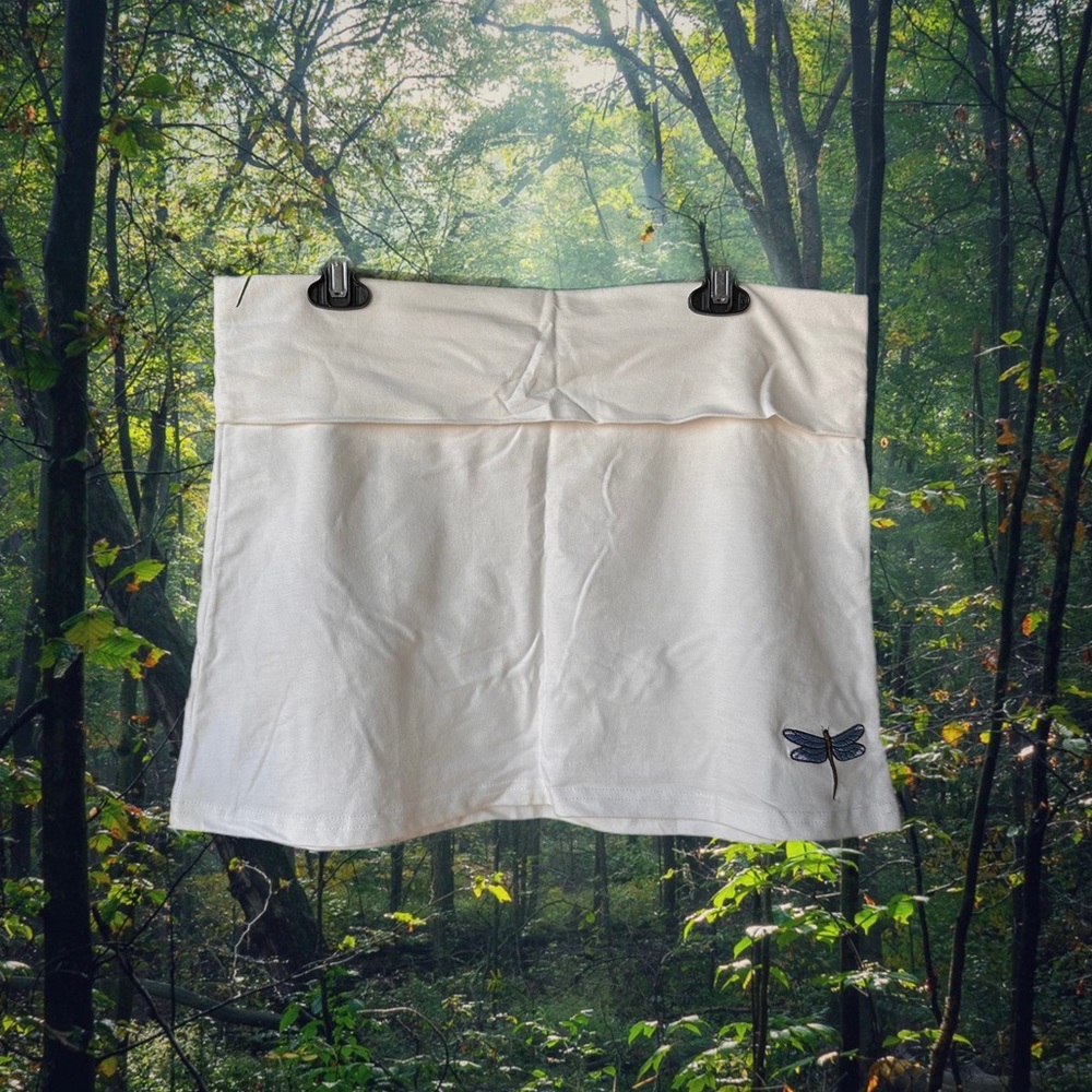 Cute Delia’s white foldover mini skirt with dragonfly embroidered